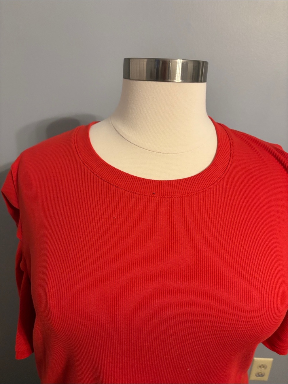 torrid Red Short Puffed sleeve ribbed shirt sleeve blouse. Size 4 - Picture 4 of 8